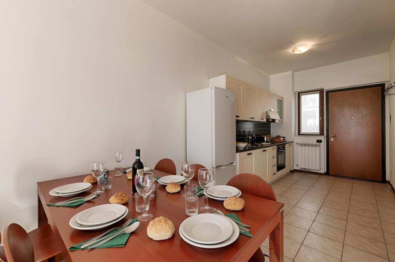 2-Bedroom Lakeview Apartment At The Lake Acquaseria Exteriör bild